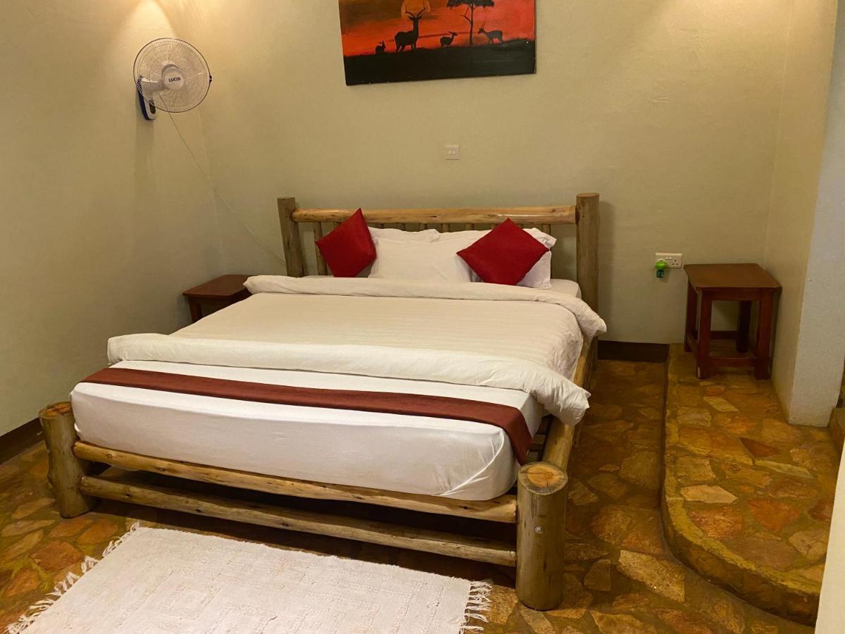 Afro Smile Hotel & Guest House - Jinja Exterior photo