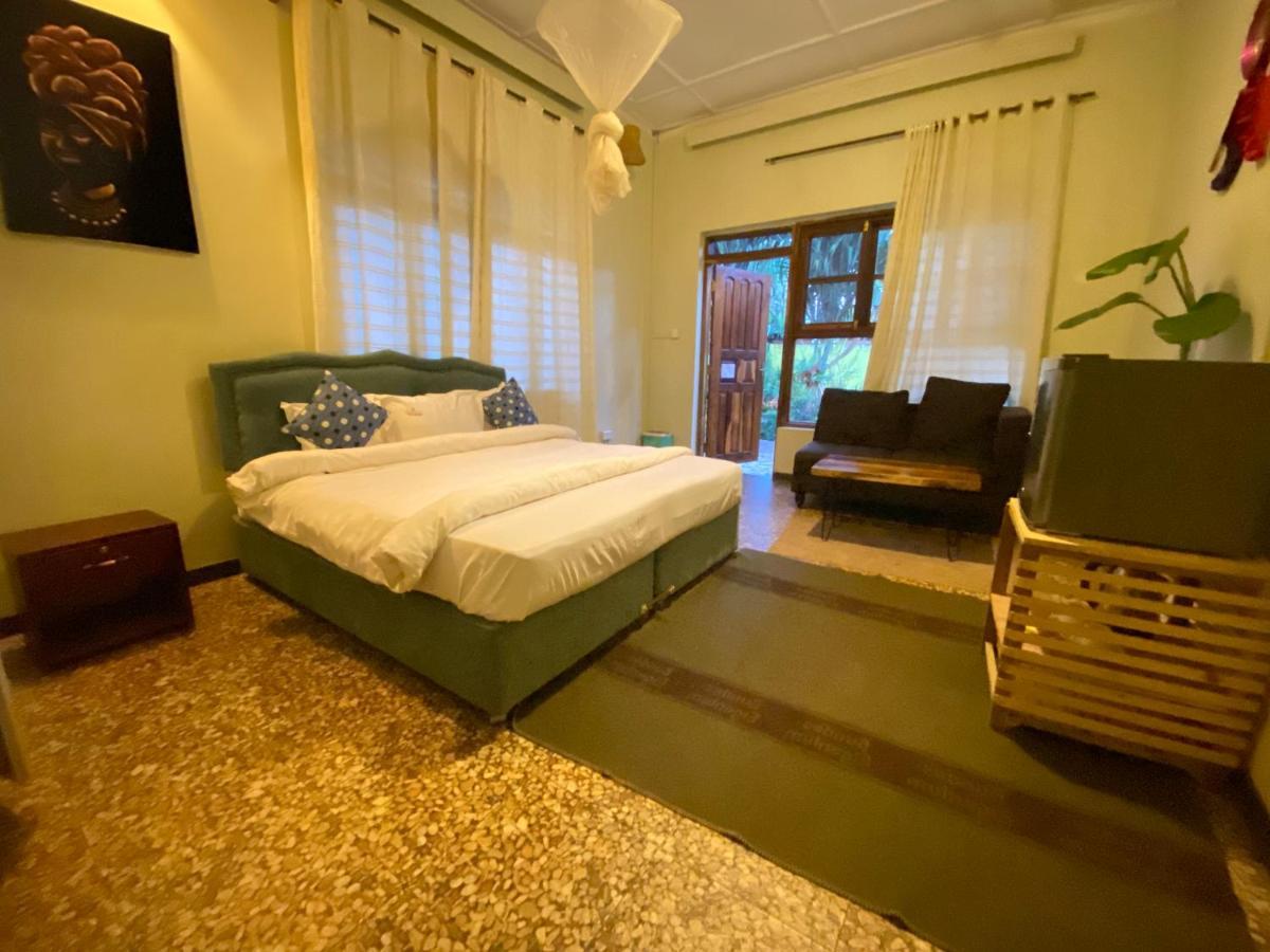 Afro Smile Hotel & Guest House - Jinja Exterior photo