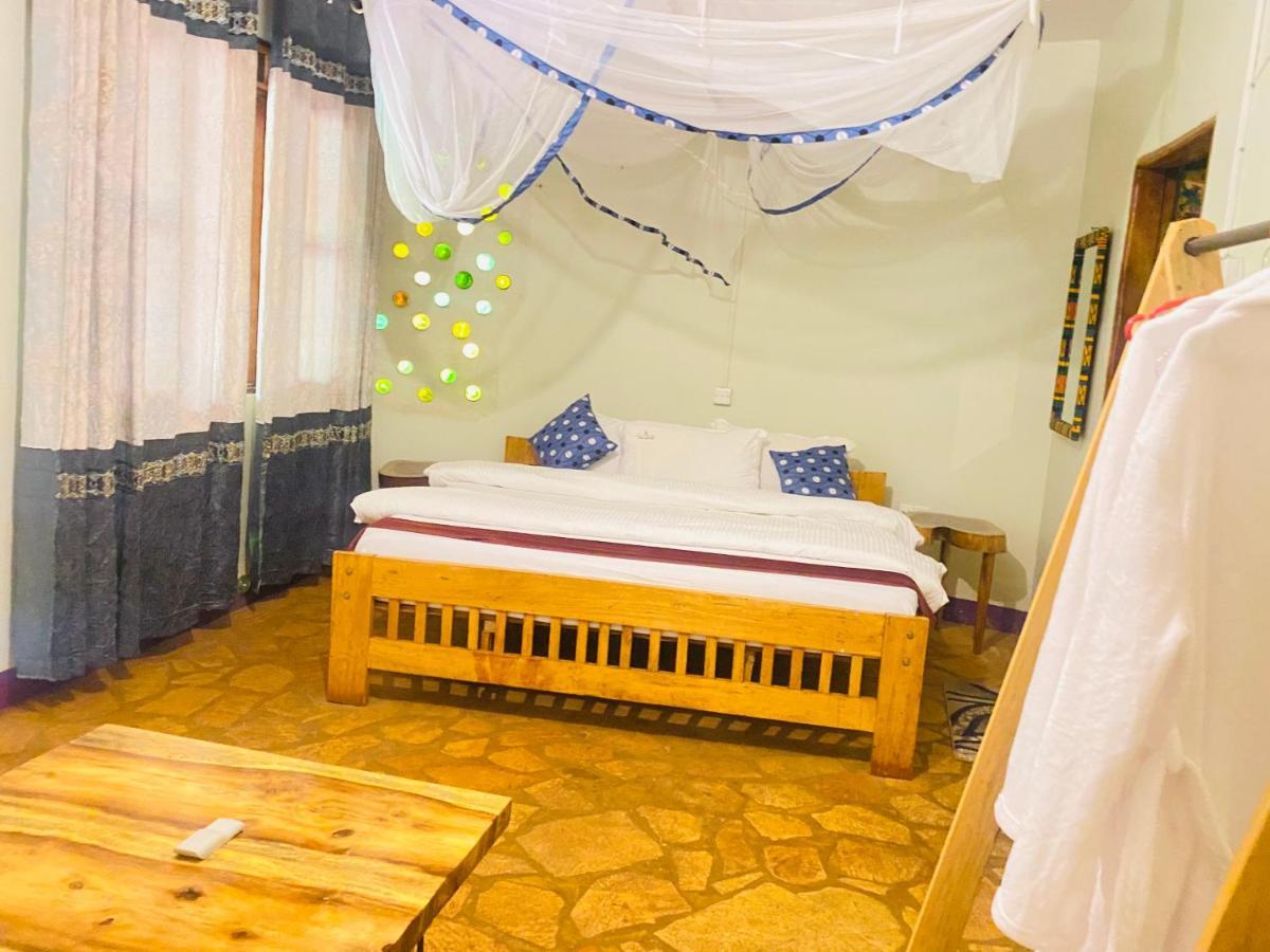 Afro Smile Hotel & Guest House - Jinja Exterior photo